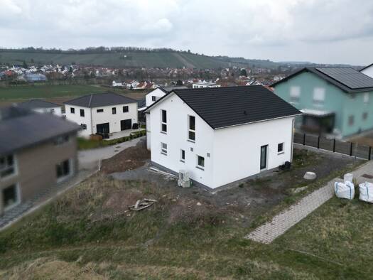 Einfamilienhaus zum Kauf - Erstbezug 449.500 € 5 Zimmer 150 m² 413 m² Grundstück frei ab sofort Pfaffenhofen 74397