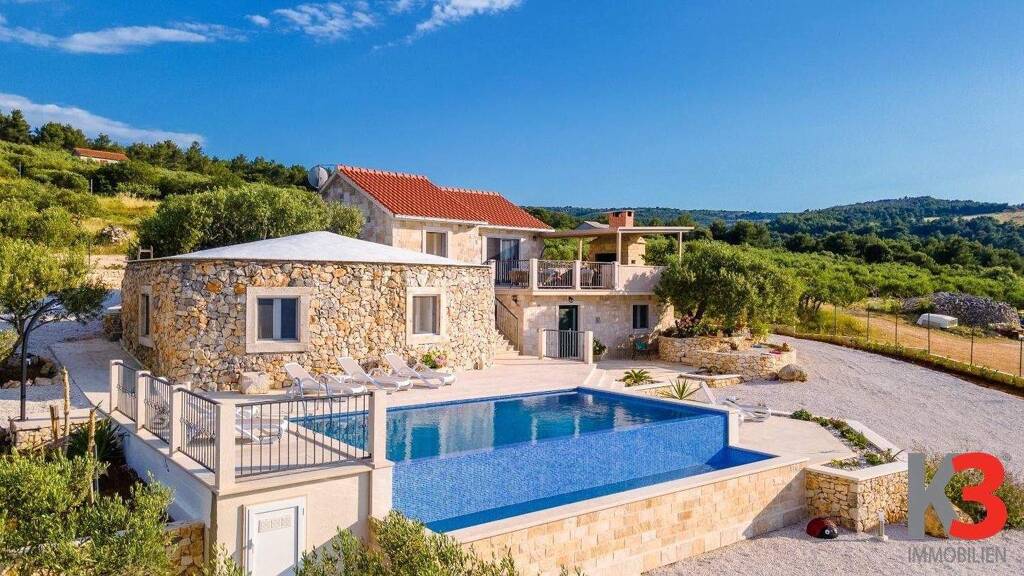 Haus zum Kauf 3 Zimmer 150 m² Supetar 0