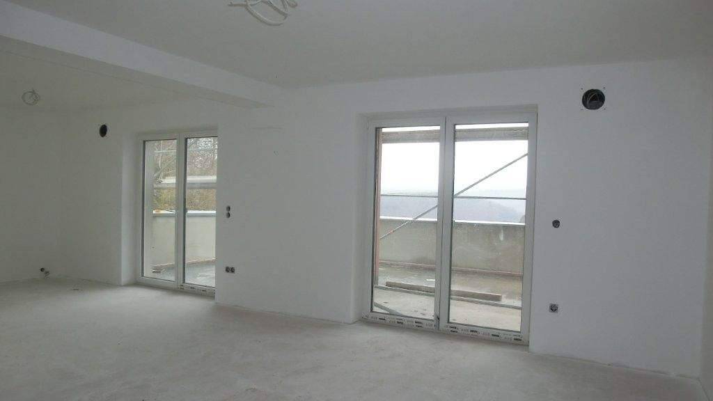 Wohnung zur Miete - Erstbezug 930 € 3 Zimmer 94,6 m² 2. Geschoss frei ab sofort Bad Bocklet 97708