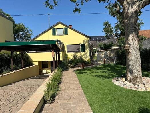 Haus zur Miete 4.500 € 184 m² 473 m² Grundstück frei ab sofort Rieslingstr. Breckenheim Wiesbaden 65207