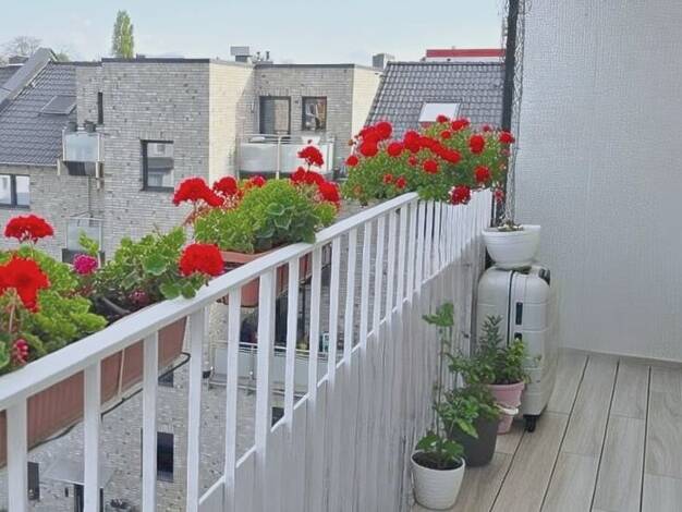 Mehrfamilienhaus zum Kauf als Kapitalanlage geeignet 594.000 € 14 Zimmer 374 m² 517 m² Grundstück Stadtmitte Nord 41061