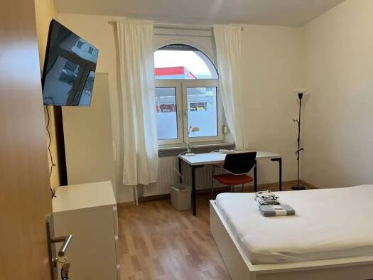 WG-Zimmer zur Miete 399 € 15 m² Geschoss EG/1 frei ab sofort Erlanger Straße 5 Thon Nürnberg 90425