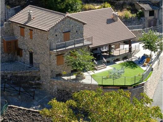 Villa zum Kauf - Erstbezug 795.000 € 5 Zimmer 367 m² 343 m² Grundstück Castiello de Jaca 22710