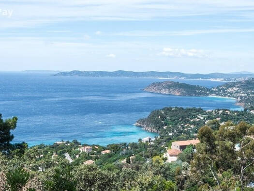 Einfamilienhaus zum Kauf 2.450.000 € 145 m² 2.458 m² Grundstück Rayol-Canadel-sur-Mer 83820