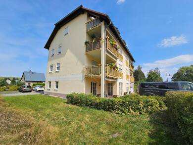 Wohnung zur Miete 355 € 2 Zimmer 65,5 m² frei ab sofort Oberlungwitz 09353