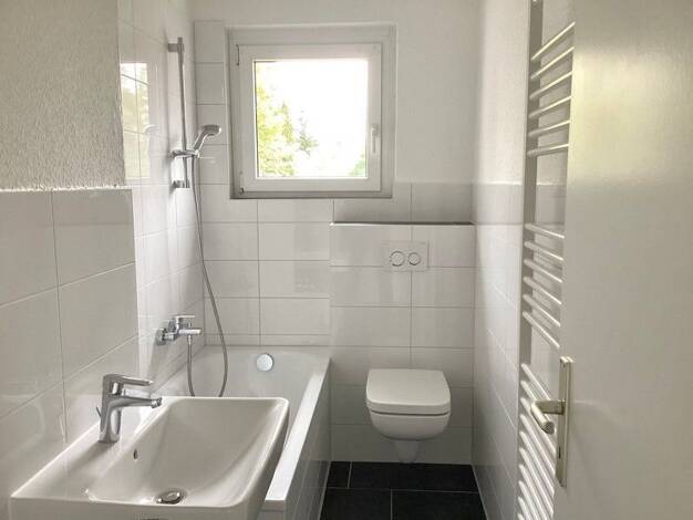 Wohnung zur Miete 380 € 3 Zimmer 58,5 m² frei ab 31.10.2026 Cracauer Straße 53 Brückfeld Magdeburg 39114