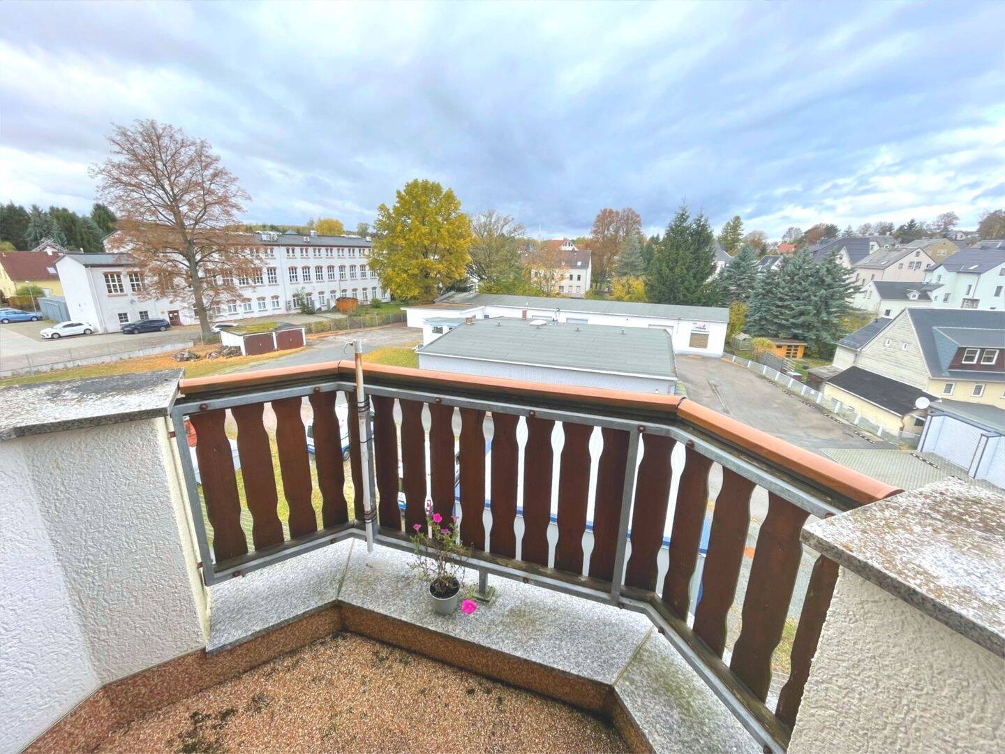 Immobilie in Neukirchen/Erzgebirge - Hier will man wohnen – Maisonette für Eigennutzer mit spektakulärem Fernblick und Wohlfühlgarantie - Bild 2