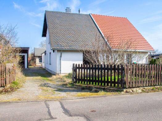 Doppelhaushälfte zum Kauf 179.000 € 4 Zimmer 101 m² 790 m² Grundstück Hartmannsdorf 09232