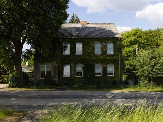 Einfamilienhaus zum Kauf 320.000 € 8 Zimmer 257 m² 20.323 m² Grundstück Alt Meteln Alt Meteln / Rugensee 19069