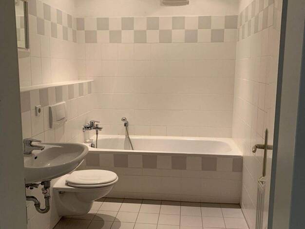 Wohnung zur Miete 410 € 2 Zimmer 74,6 m² 3. Geschoss frei ab 01.09.2026 Löbauer Str. 16 Innenstadt Görlitz 02826