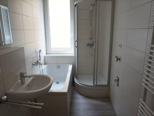 Wohnung zur Miete 345 € 2 Zimmer 64 m² Geschoss 1/3 frei ab sofort Glauchauer Landstraße 40 Crimmitschau Crimmitschau 08451