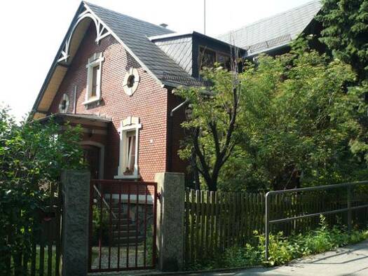 Wohnung zur Miete 630 € 2,5 Zimmer 90 m² Geschoss -1/2 frei ab 01.05.2026 Innenstadt Hof 95030