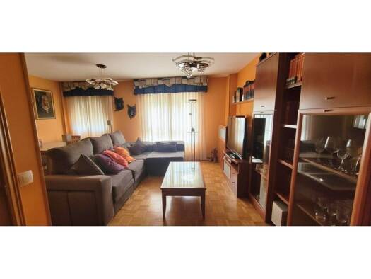 Wohnung zum Kauf 115.000 € 3 Zimmer 113 m² 2. Geschoss Belorado 09250