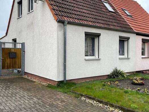 Doppelhaushälfte zum Kauf 159.000 € 3,5 Zimmer 115 m² 600 m² Grundstück Tangermünde Tangermünde 39590
