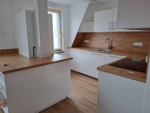 Wohnung zur Miete 950 € 3 Zimmer 90 m² Geschoss 3/3 frei ab 01.09.2025 Zirndorf Zirndorf 90513