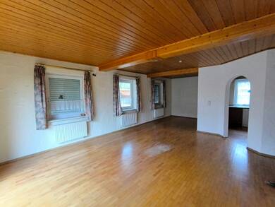Wohnung zum Kauf 228.000 € 4 Zimmer 99 m² frei ab sofort Unnersdorf Bad Staffelstein 96231