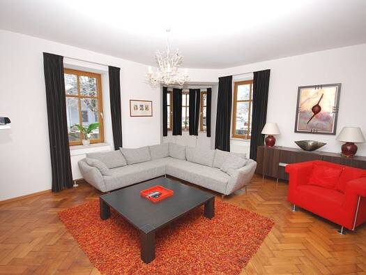 Wohnung zur Miete Wohnen auf Zeit 3.000 € 4 Zimmer 120 m² frei ab 01.10.2025 Anton-Winkler-Straße 5 Bad Reichenhall Bad Reichenhall 83435