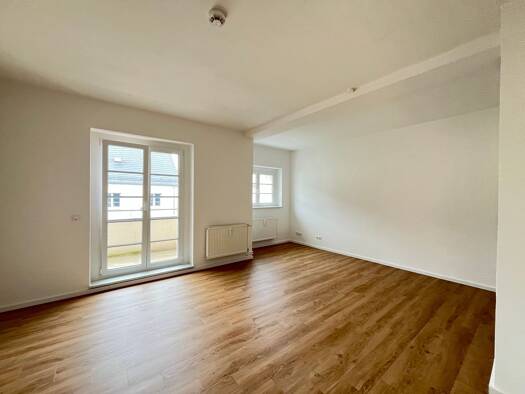Studio zur Miete 399 € 1 Zimmer 63 m² 2. Geschoss frei ab sofort Grenzgraben 9 Bernsdorf Chemnitz 09126