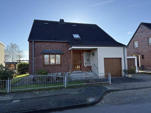 Einfamilienhaus zum Kauf 328.000 € 5 Zimmer 166,7 m² 876 m² Grundstück Arnoldsweiler Düren 52353