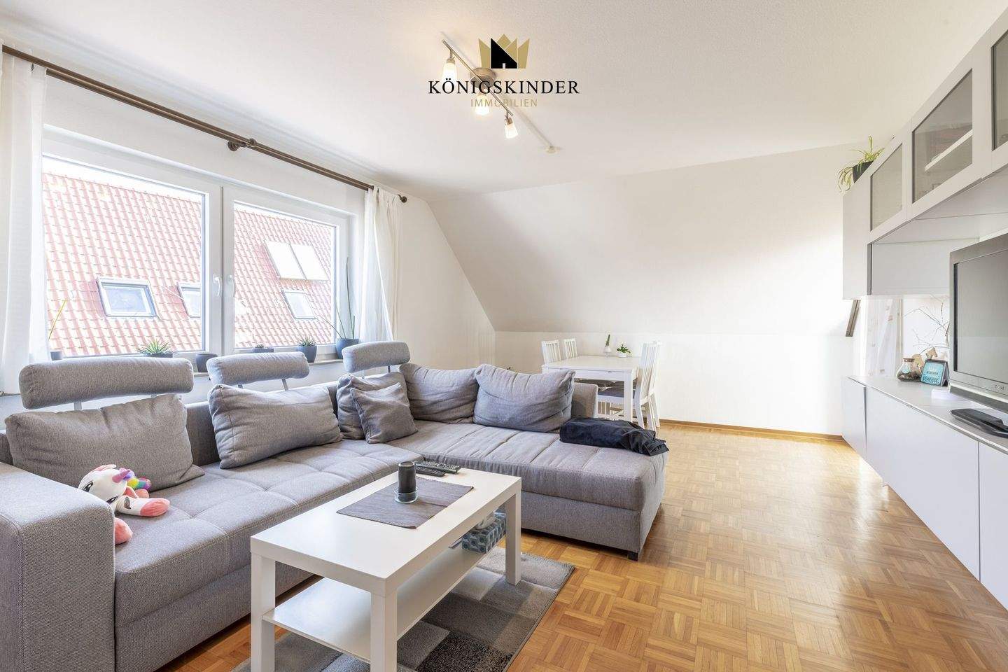 Immobilie in Dürnau - Lichtdurchflutet & offen: Dachgeschosswohnung mit Wohlfühlcharakter - Bild 4