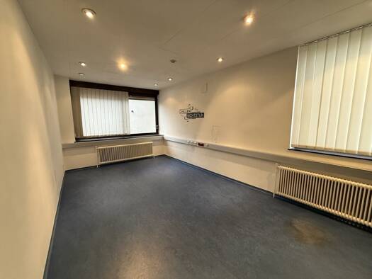 Bürofläche zur Miete 12 € 1.144 m² Bürofläche teilbar ab 124,3 m² Wien 1140