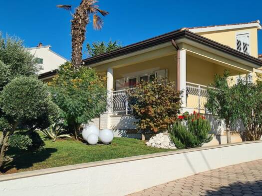 Einfamilienhaus zum Kauf 885.000 € 8 Zimmer 395 m² 1.090 m² Grundstück Poreč 52440
