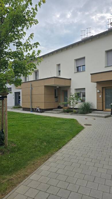 Reihenmittelhaus zur Miete 1.950 € 5 Zimmer 164 m² frei ab 01.10.2025 Frauenaurach Erlangen 91056
