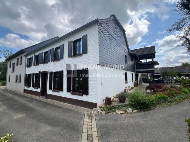 Mehrfamilienhaus zum Kauf 399.000 € 8 Zimmer 241 m² 532 m² Grundstück Mönchengladbach-Rheindahlen 41179