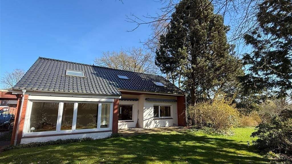 Einfamilienhaus zum Kauf 299.000 € 5 Zimmer 143 m² 1.117 m² Grundstück frei ab sofort Innenstadt Aurich 26603
