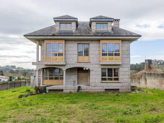 Haus zum Kauf provisionsfrei 550.000 € 6 Zimmer 680 m² 2.400 m² Grundstück Bergondo 15165