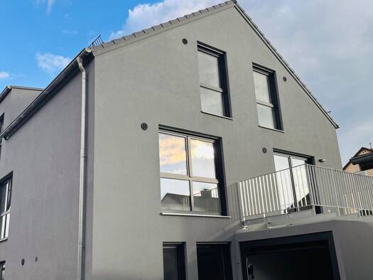 Wohnung zur Miete 1.365 € 4 Zimmer 113 m² Geschoss 1/1 frei ab sofort Straubing 94315