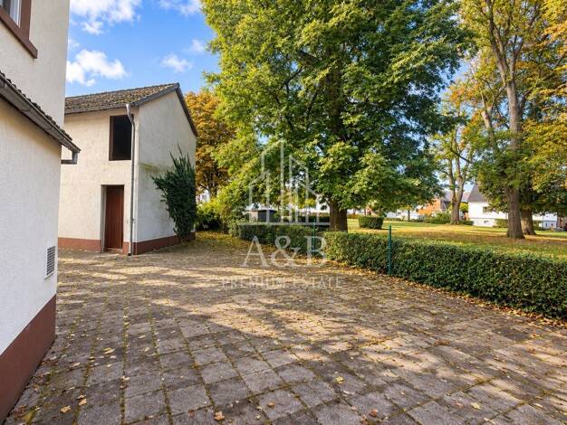 Einfamilienhaus zum Kauf 490.000 € 8 Zimmer 180 m² 521 m² Grundstück Rodheim Rosbach vor der Höhe 61191