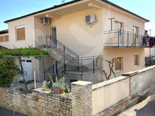 Haus zum Kauf 830.000 € 6 Zimmer 400 m² Pula