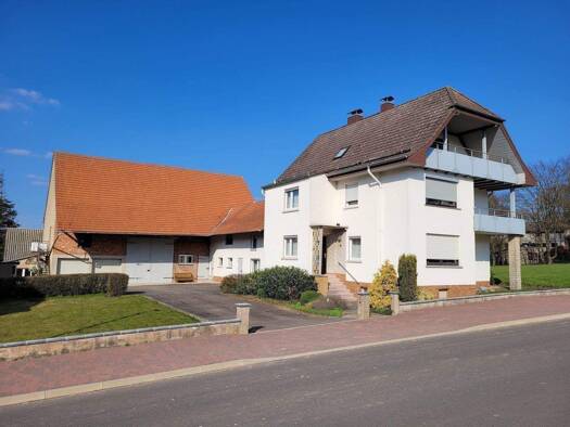 Haus zum Kauf provisionsfrei 295.000 € 10 Zimmer 240 m² 8.206 m² Grundstück frei ab sofort Ransbacher Straße 10 Ausbach Hohenroda 36284