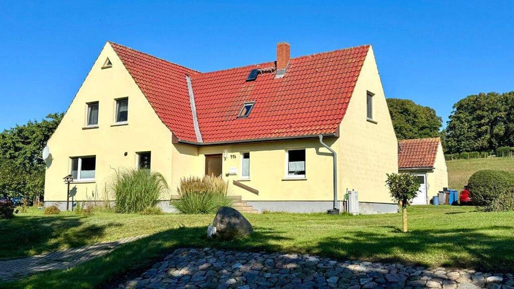 Haus zum Kauf 450.000 € 7 Zimmer 140 m² 945 m² Grundstück Boddenstraße 11B Groß Zicker 18586