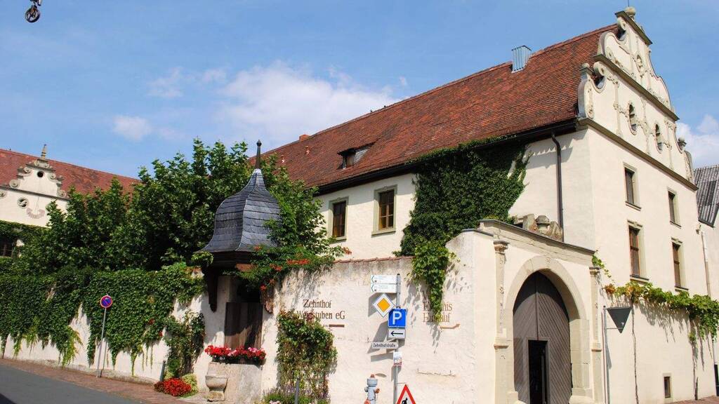 Restaurant zum Kauf 1.950.000 € 1.000 m² Gastrofläche 1.777 m² Grundstück Hauptstraße 2 Nordheim 97334