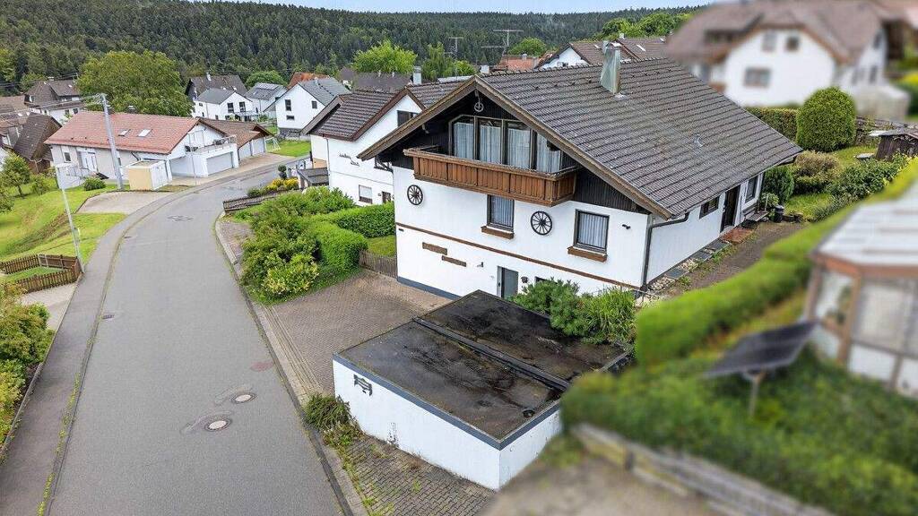 Haus zum Kauf provisionsfrei 495.000 € 8 Zimmer 195 m² 715 m² Grundstück Langenbrand Schömberg 75328