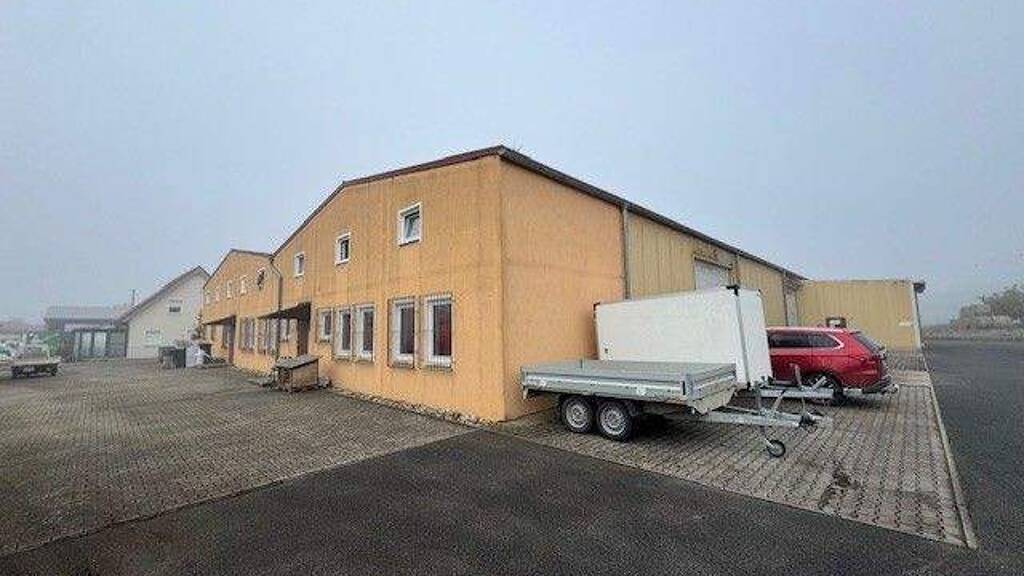 Lagerhalle zum Kauf 890.000 € 1.948 m² Lagerfläche Lonnerstadt 91475