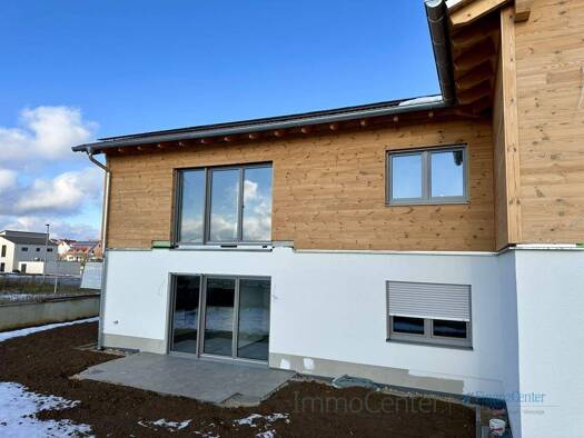 Wohnung zur Miete - Erstbezug 1.250 € 4 Zimmer 111,4 m² 1. Geschoss frei ab 01.02.2026 Hohenkemnath Ursensollen / Hohenkemnath 92289