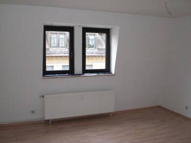 Wohnung zur Miete 385 € 3 Zimmer 77,5 m² Dachgeschoss, 1. Geschoss frei ab sofort Altenburg Altenburg 04600