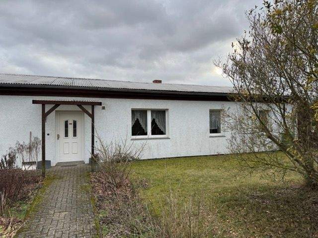 Immobilie in Rastow - Viel Platz auf einer Ebene: Großzügiger Bungalow mit Potenzial im Schweriner Umland - Bild 2