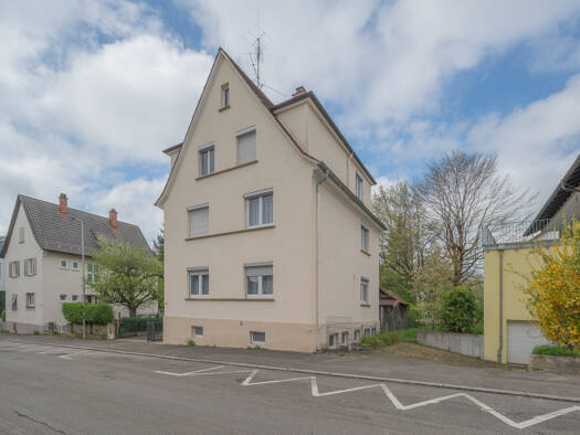 Mehrfamilienhaus zum Kauf 299.900 € 9 Zimmer 180 m² 276 m² Grundstück Schwenningen Villingen-Schwenningen 78054