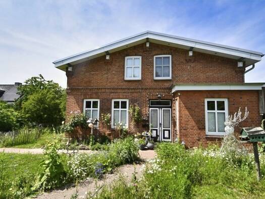 Bauernhaus zum Kauf 799.000 € 10 Zimmer 279,7 m² 3.250 m² Grundstück Gnissau Ahrensbök 23623