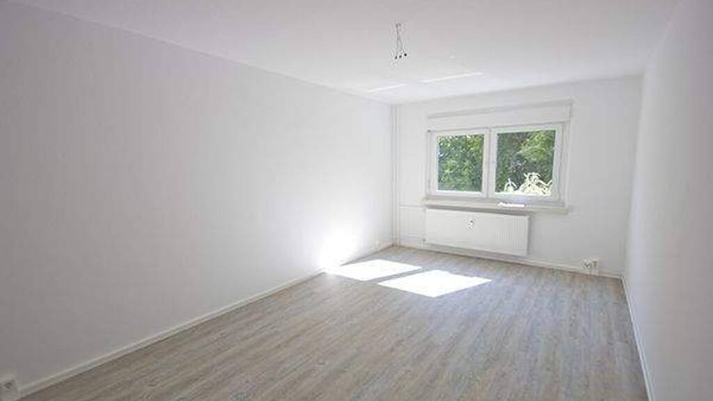 Studio zur Miete 236 € 1 Zimmer 40,6 m² 1. Geschoss frei ab 01.05.2026 Köthener Str. 12 Trotha Halle (Saale) 06118