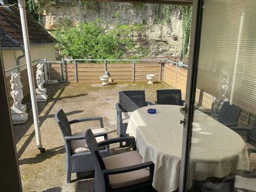 Mehrfamilienhaus zur Miete 600 € 6 Zimmer 143 m² frei ab sofort Zell a. Main 97299