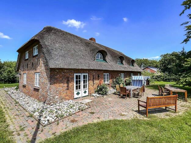 Einfamilienhaus zur Miete 2.150 € 7 Zimmer 275 m² 4.460 m² Grundstück frei ab sofort Diedersbüller Weg 5 Emmelsbüll-Horsbüll 25924