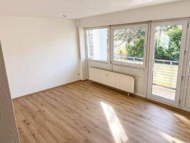 Wohnung zur Miete 375 € 3 Zimmer 65 m² 1. Geschoss frei ab sofort Albert-Einstein-Straße 33 a Limbach-Oberfrohna Limbach-Oberfrohna 09212