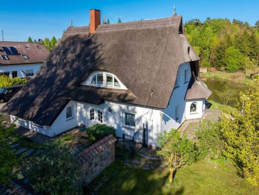 Einfamilienhaus zum Kauf 599.950 € 7 Zimmer 260 m² 2.471 m² Grundstück Carpin 17237