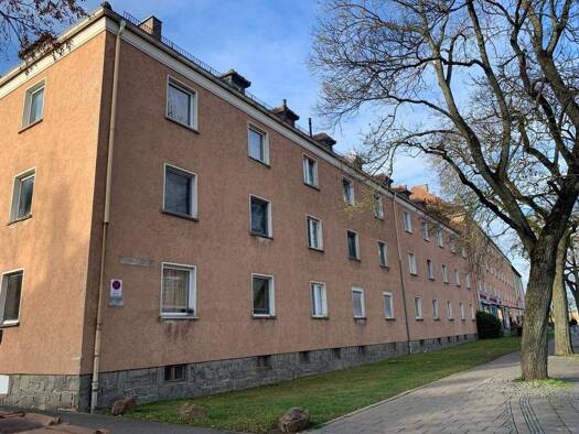 Mehrfamilienhaus zum Kauf als Kapitalanlage geeignet 2.993.000 € 2.356,6 m² 7.181 m² Grundstück Innenstadt Hof 95030