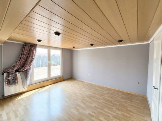 Wohnung zur Miete 275 € 5 Zimmer 148,5 m² 1. Geschoss Amtsstraße 38 Vorsfelde Vorsfelde 38448